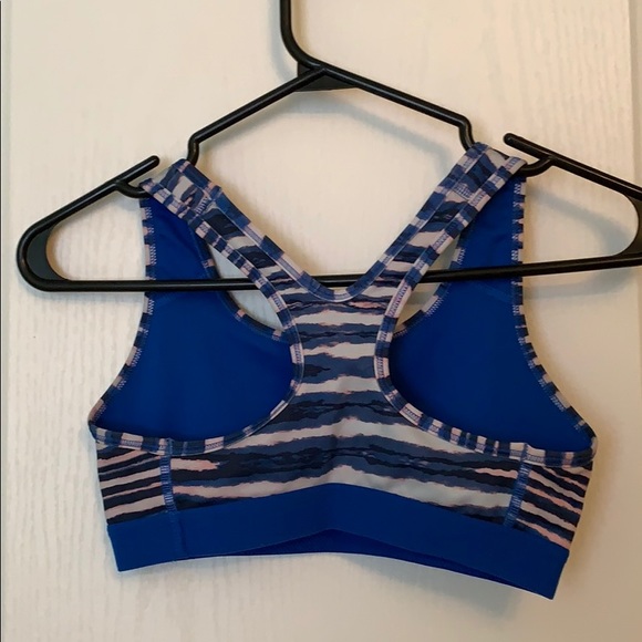 Sports Top - Picture 2 of 3